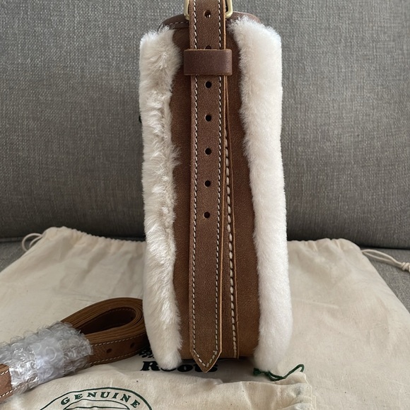 NWT Roots Small Lexi Bag in Shearling - Picture 5 of 11